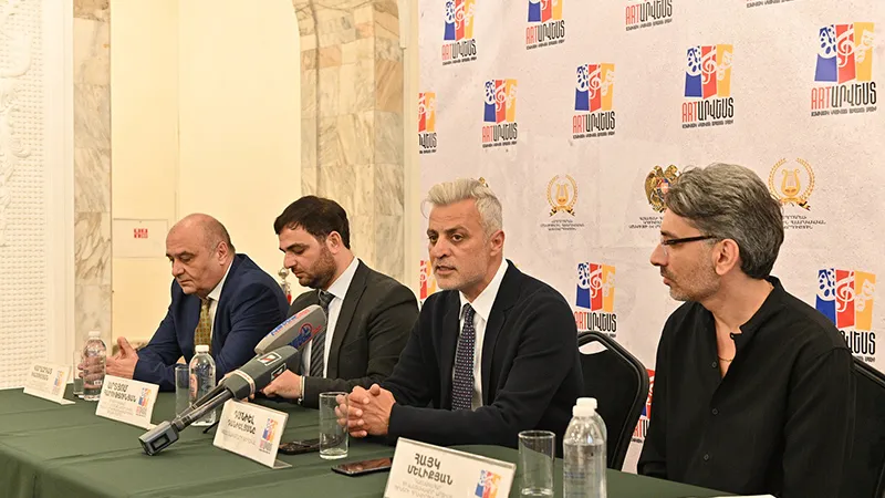 «ArtԱրվեստ» культурная образовательная программа включает 150 школ музыки, искусства, изобразительного искусства и танца.