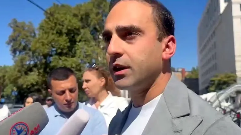 Աջափնյակի մետրոյի ծրագրի համար ընկերութիւններու ցանկ կա, այդ թվում՝ ռուսական․ Ավինեան