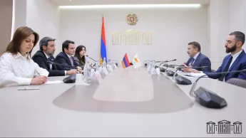 Կիպրոսի դեսպանի հետ հանդիպել են Նարեկ Կարապետյանը և Արամ Վարդևանյանը